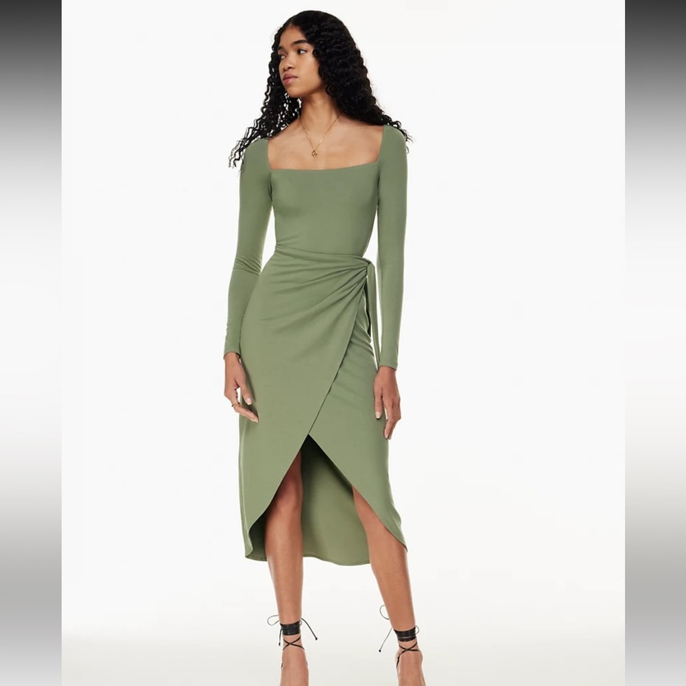 Aritzia Saturn Longsleeve Midi Dress Large